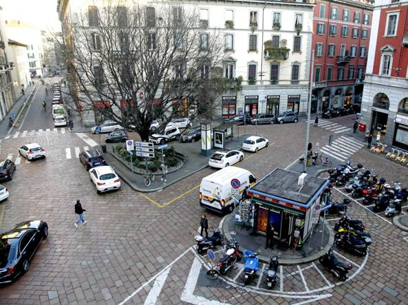 Milano, le aree pedonali si allargano. L’isola «verde» di largo Treves: via auto, scooter e taxi in sosta